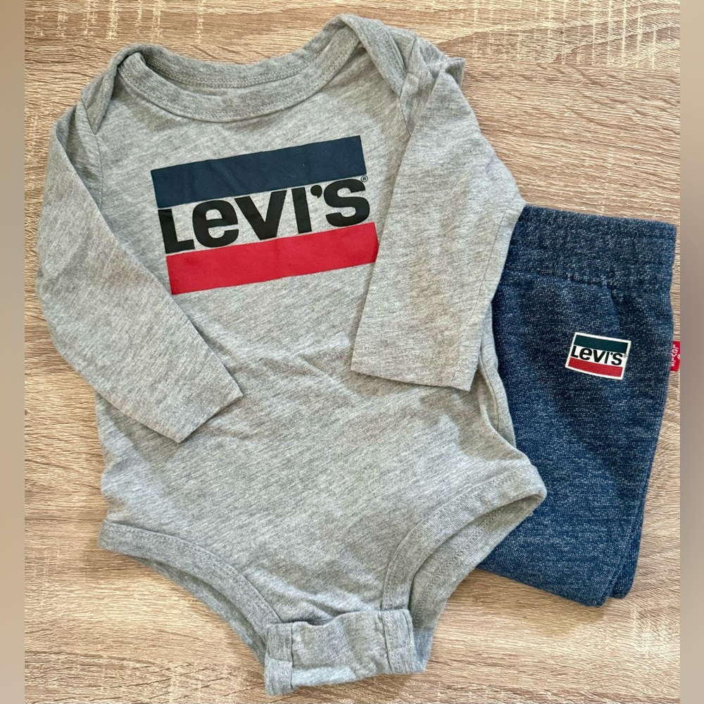 Levi’s Outfit